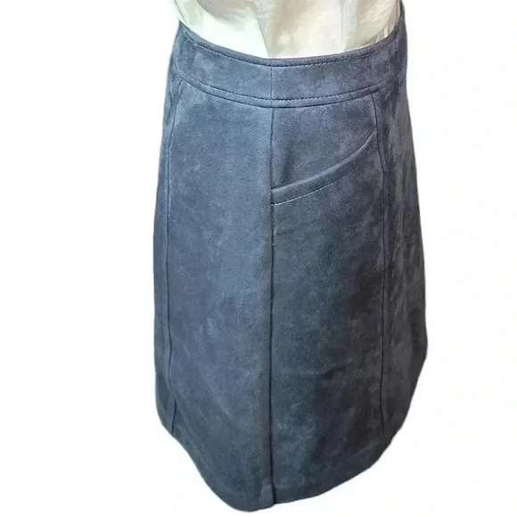 Loft Faux Suede Navy Size 6P - Picture 3 of 6